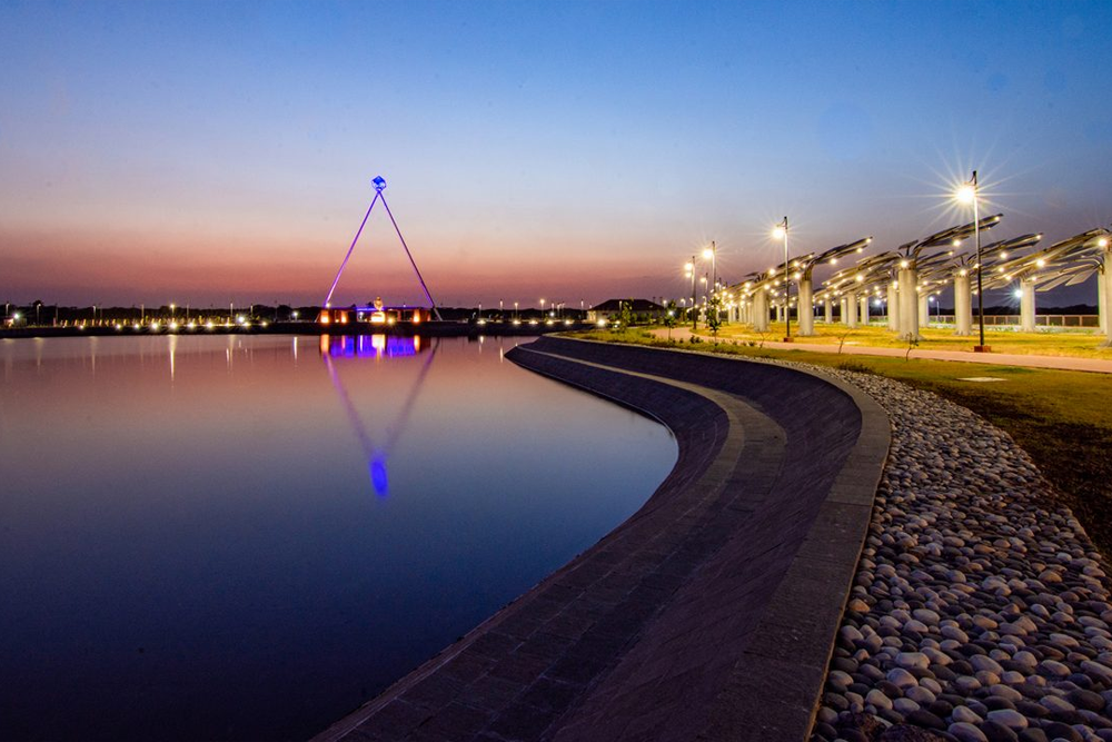 Ahmedabad to Surat Taxi